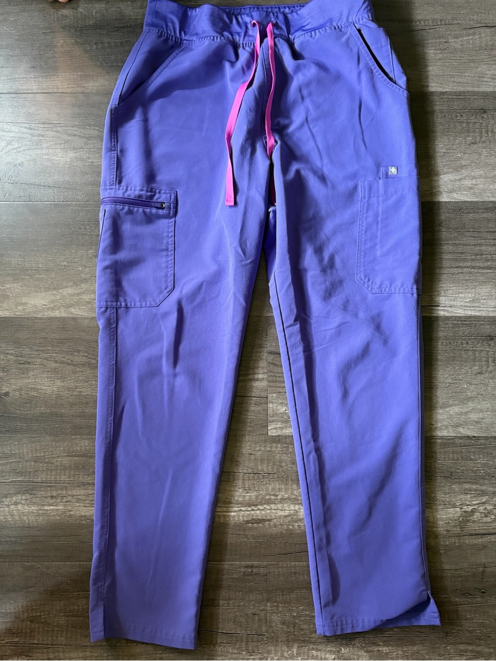 FIGS High-Waisted Yola Cargo Scrub Pants Purple Contrast Drawstring Large